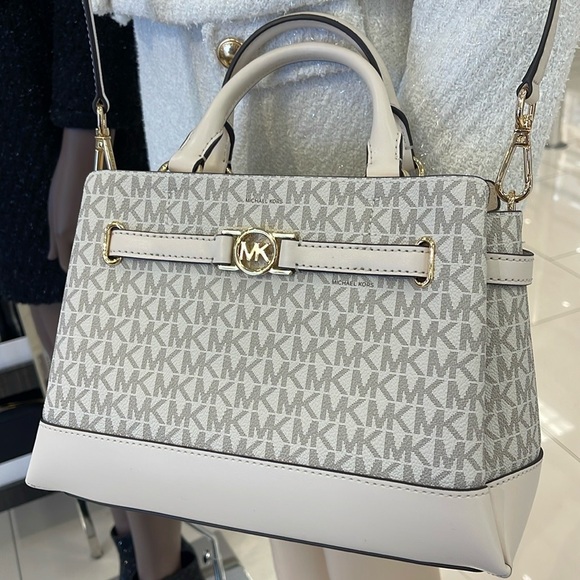 Michael Kors Reed Small Belted Logo Satchel Crossbody CZ Bag
Lt Cream Multi
NWT - Picture 15 of 16